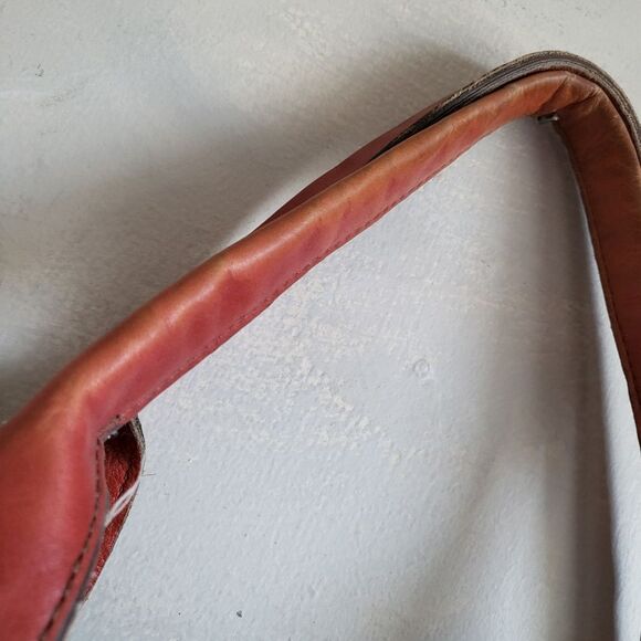 Fossil Leather Keyhole Tote Shoulder Bag in Red 17x10x4 Distressed Discoloration - Picture 12 of 17